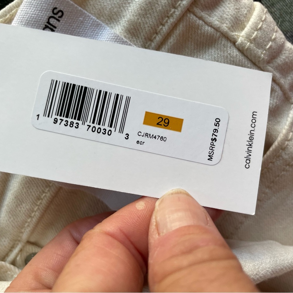 Calvin Klein Jeans High Rise 90’s Fit Ivory Denim Jeans NWT Women 29, 30 - Picture 15 of 16